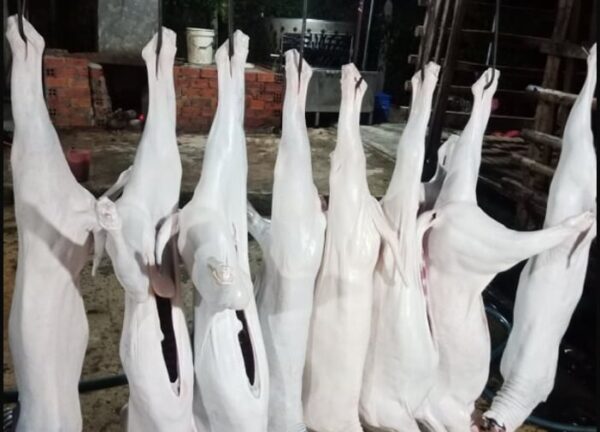 hình ảnh thịt dê móc hàm