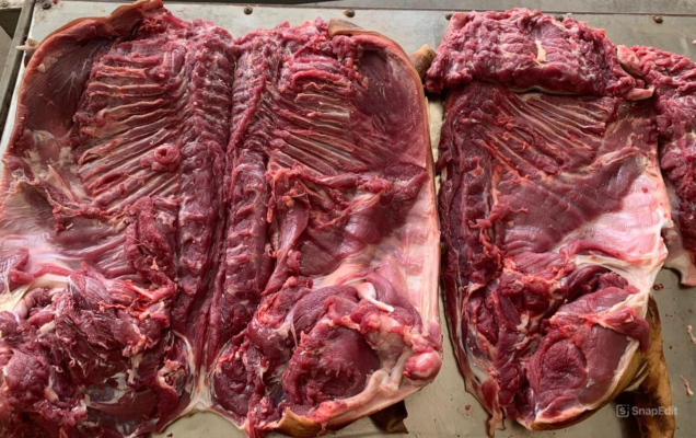 hình ảnh thịt dê nguyên con lọc xương